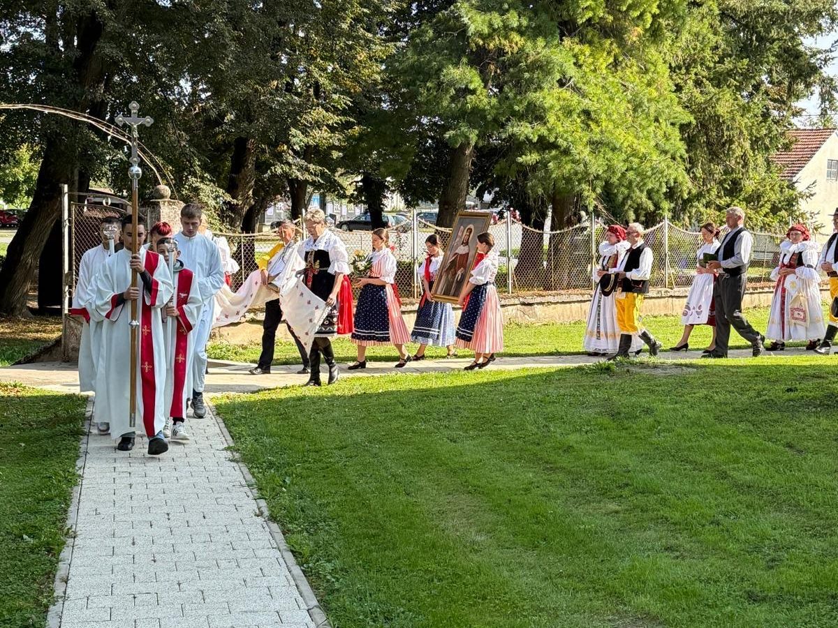 PHOTO-2025-09-27-22-06-21