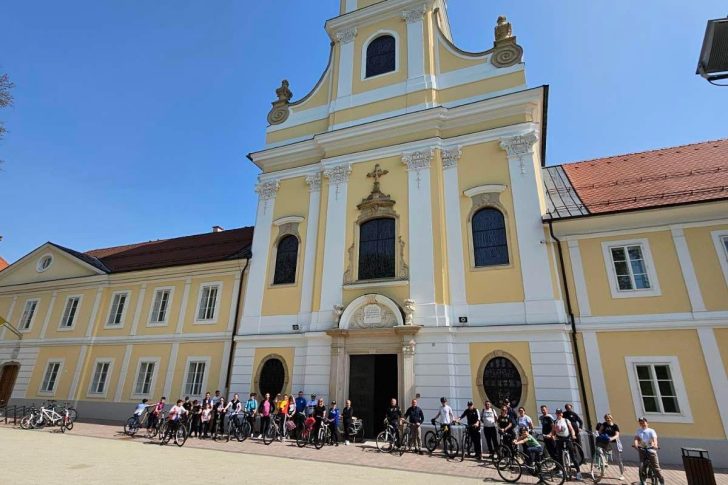 PHOTO-2026-04-12-21-05-37 4